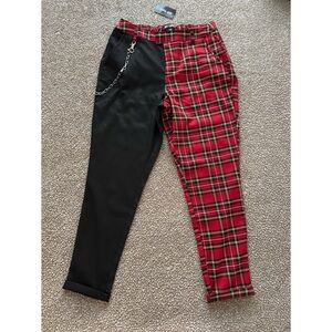 ✨SOLD✨Hot Topic Black & Red Plaid Split Leg Pants ✨New✨